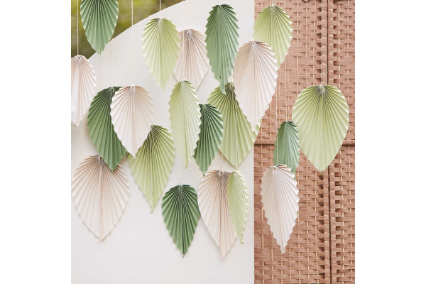 feuilles palmier suspendus vertes