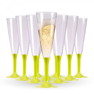 groupe de flutes a champagne vert anis
