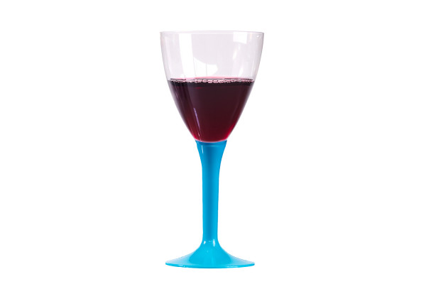 Verre en vin en plastique rempli bleu turquoise, bleu clair