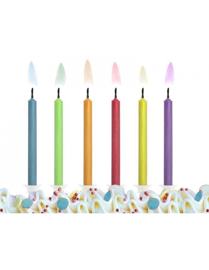 Bougies D'anniversaire Sur Fond Coloré Banque D'Images et Photos