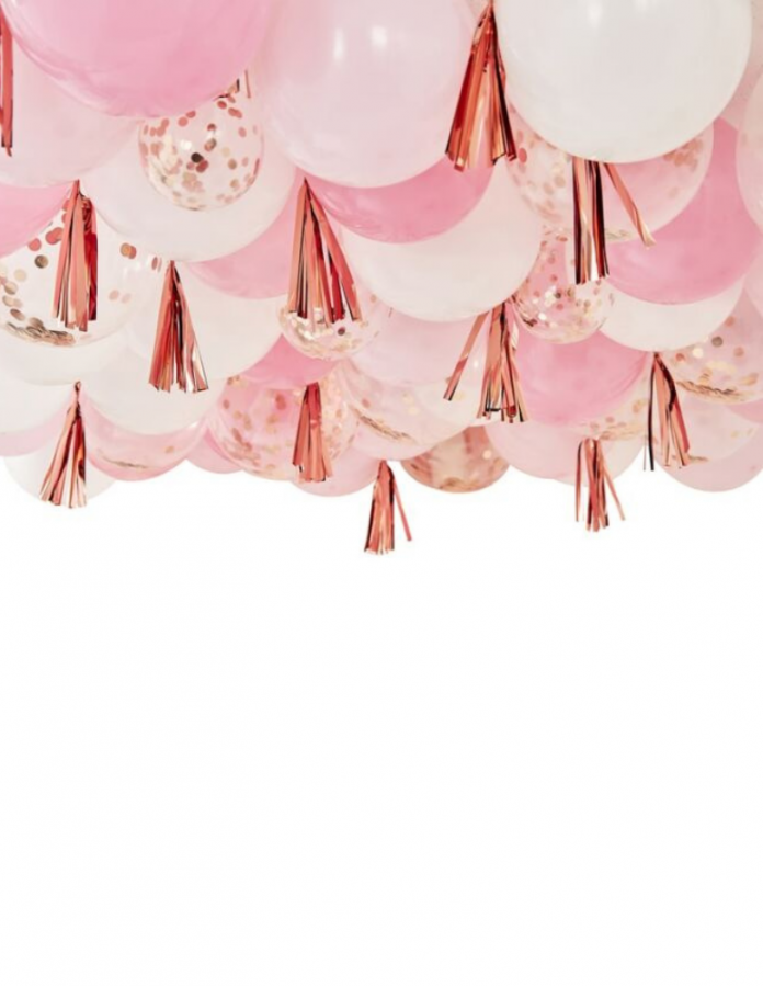 Prestation ballons en rosace pour votre décoration de salle.