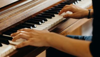 Pia­nos et cla­viers