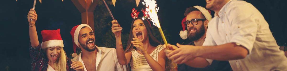 Jeux d'ambiance : 10 idées pour animer votre soirée du Nouvel An entre amis  - Moustique